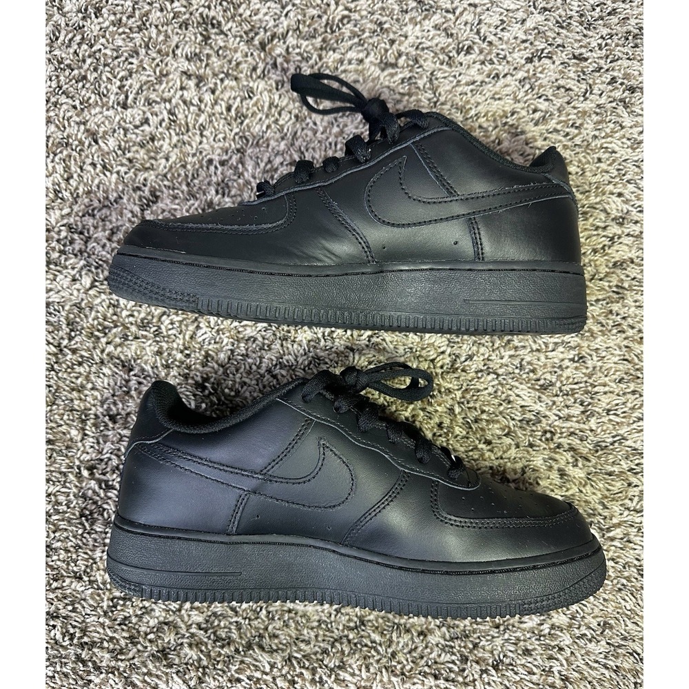 Nike Air Force 1 Low Sneakers Youth Size 6Y/7.5W Black Leather FV5951 001 - Picture 3 of 10
